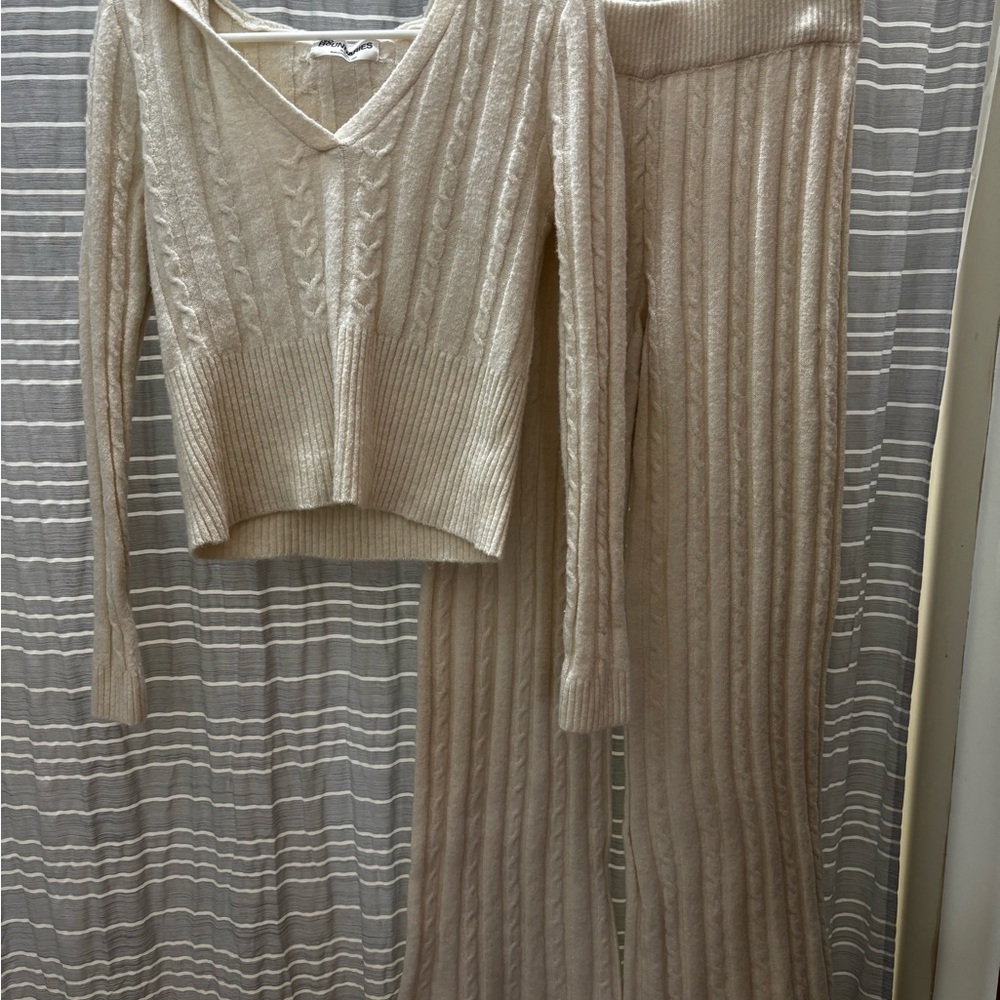 Elegant Cream Knit Pant Set